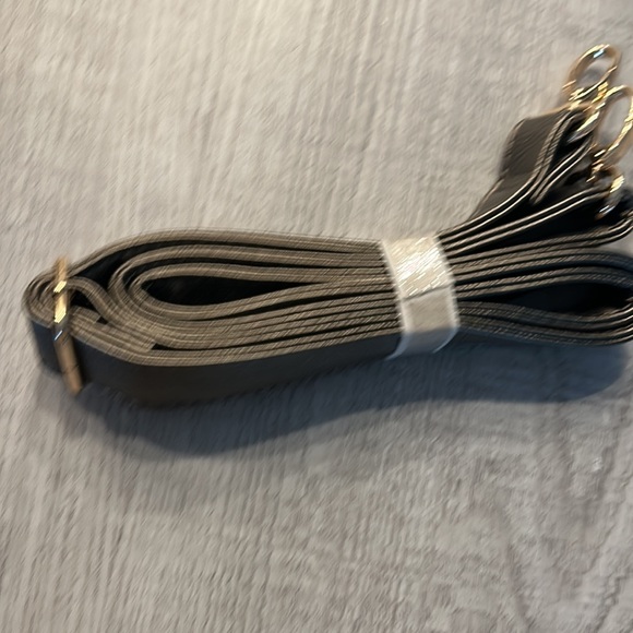 NWT pocketbook - Picture 2 of 5